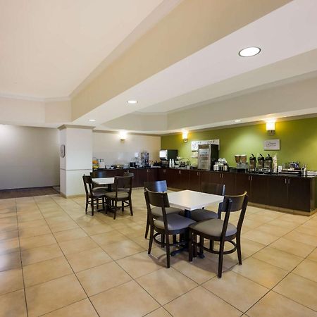 Sleep Inn & Suites Колби Экстерьер фото