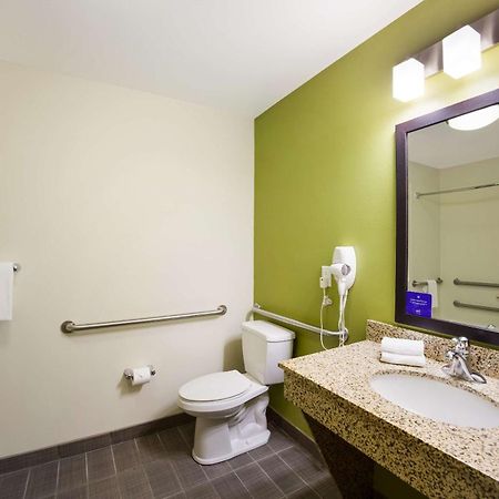 Sleep Inn & Suites Колби Экстерьер фото