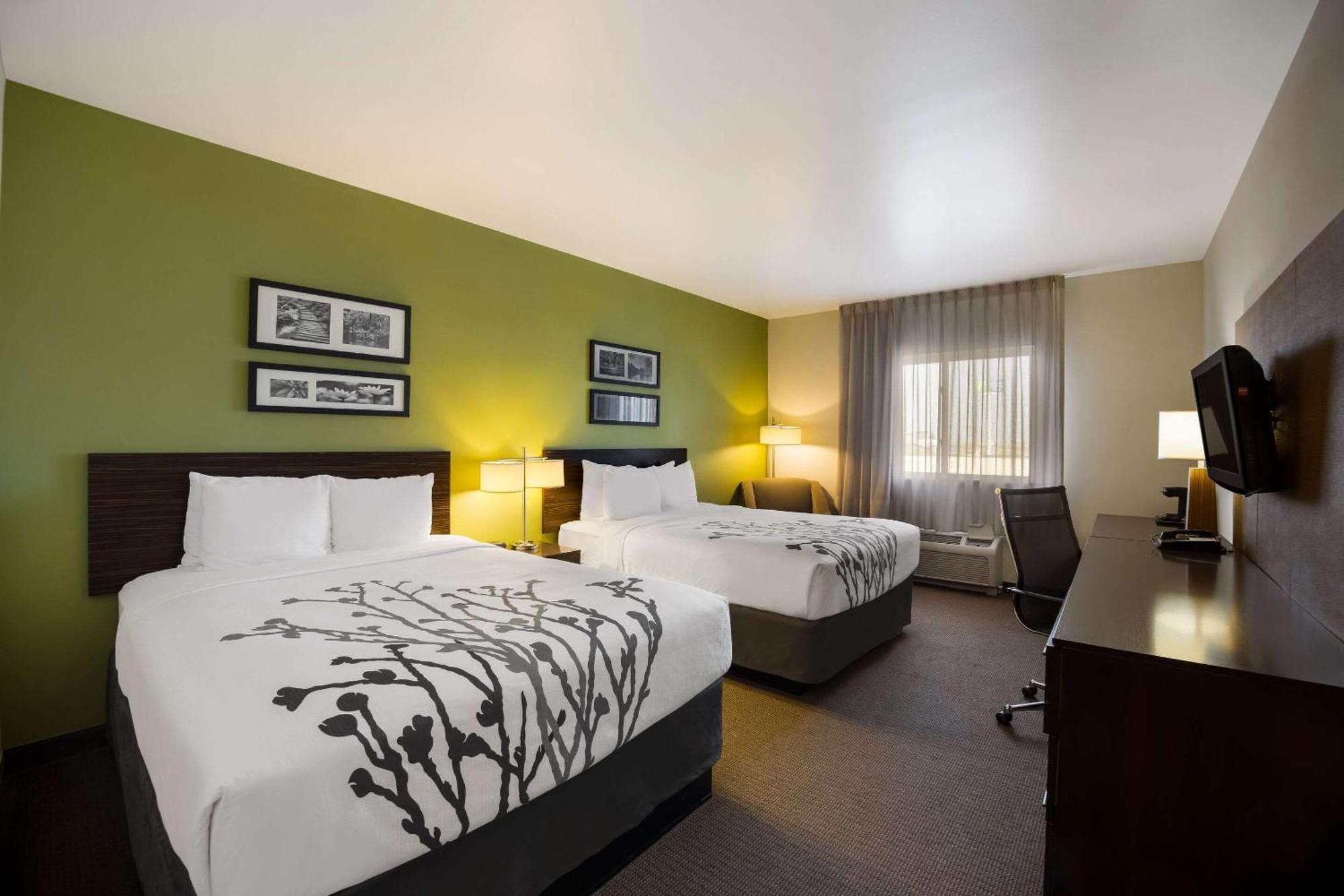 Sleep Inn & Suites Колби Экстерьер фото