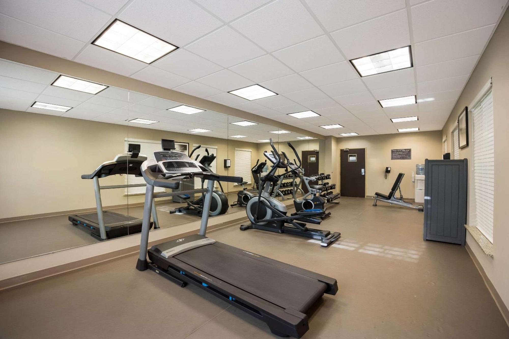 Sleep Inn & Suites Колби Экстерьер фото