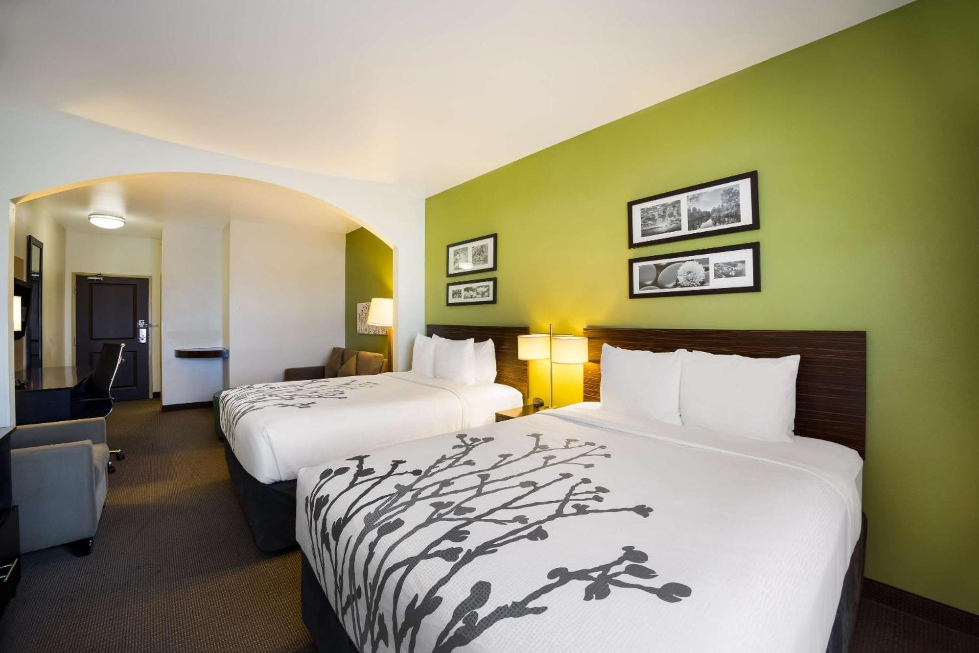 Sleep Inn & Suites Колби Экстерьер фото