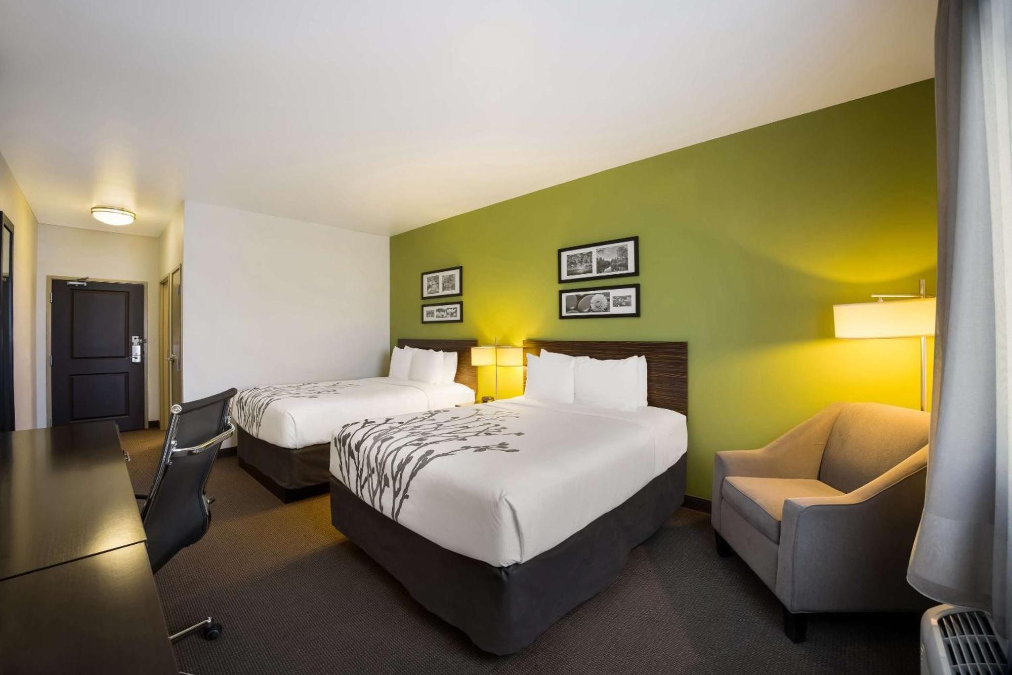 Sleep Inn & Suites Колби Экстерьер фото