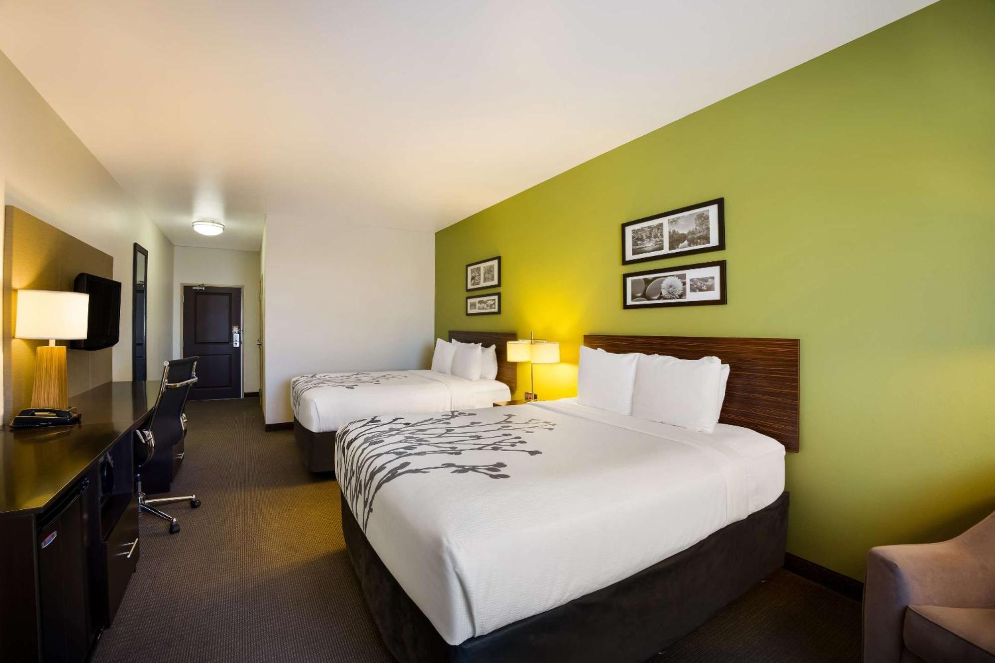 Sleep Inn & Suites Колби Экстерьер фото