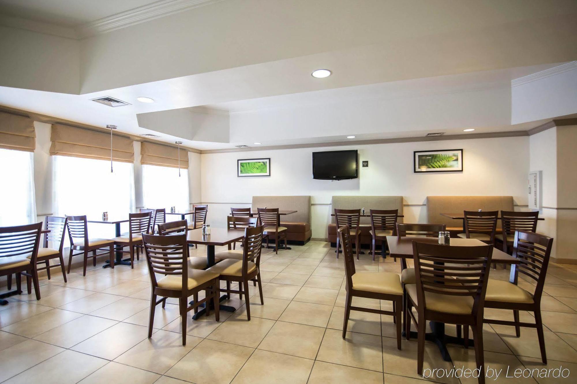 Sleep Inn & Suites Колби Экстерьер фото