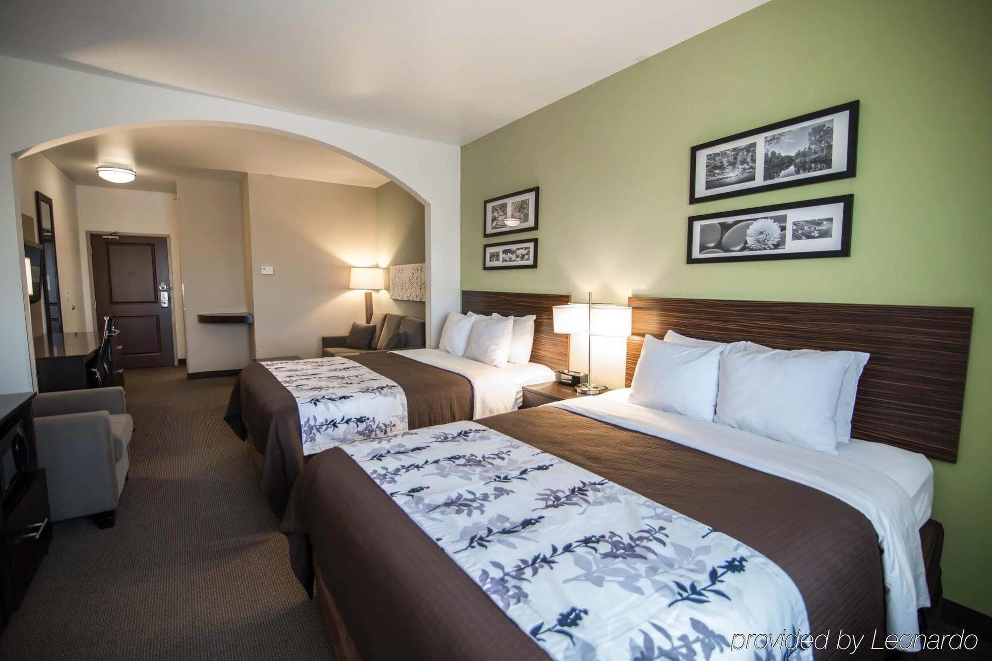 Sleep Inn & Suites Колби Экстерьер фото